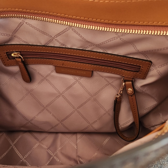 Big MICHAEL KORS Sachtel Bag Purse Handbag w Gifts 🎁 Like NEW - Picture 6 of 12